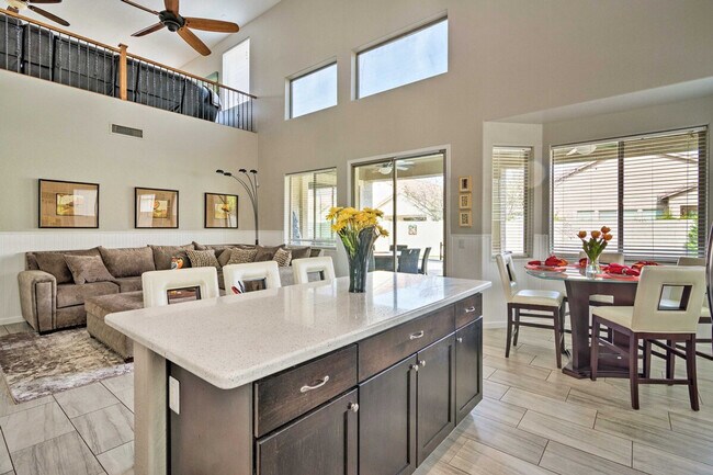 Building Photo - 8790 W Hayward Ave