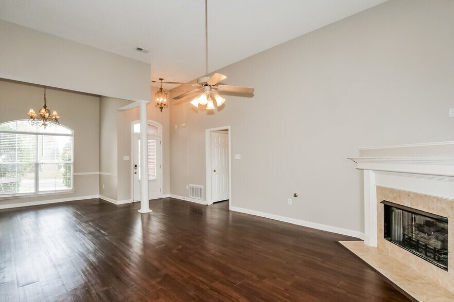 Building Photo - 5607 Antelope Cove