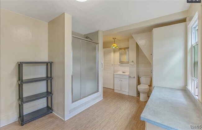 Building Photo - 1607 Burnet Ave