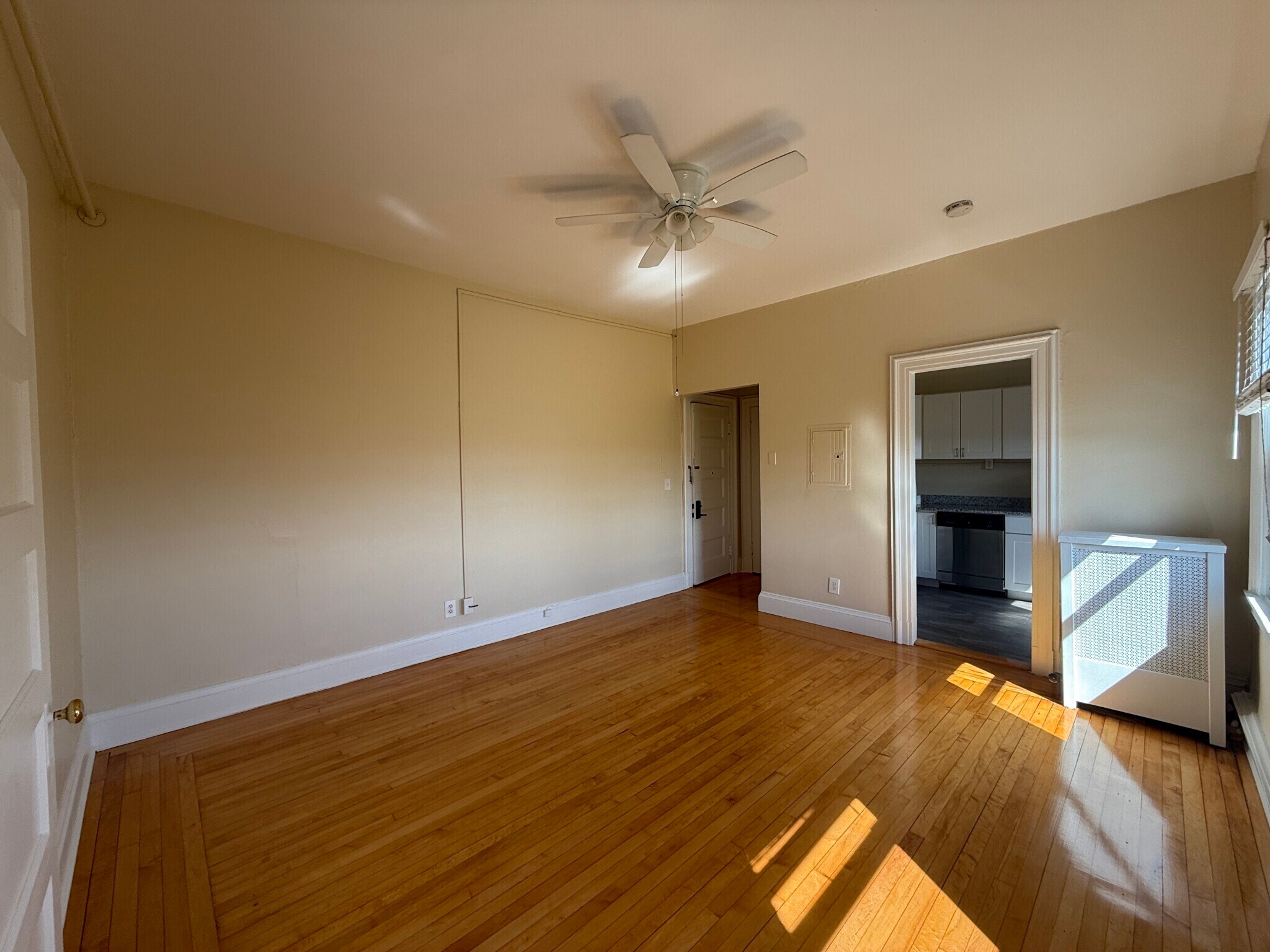 Building Photo - 1402 Beacon St