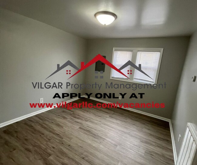 Building Photo - 4855 White Oak Ave