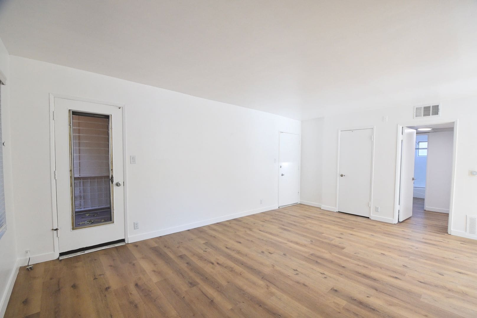 Building Photo - 14706 Dickens St