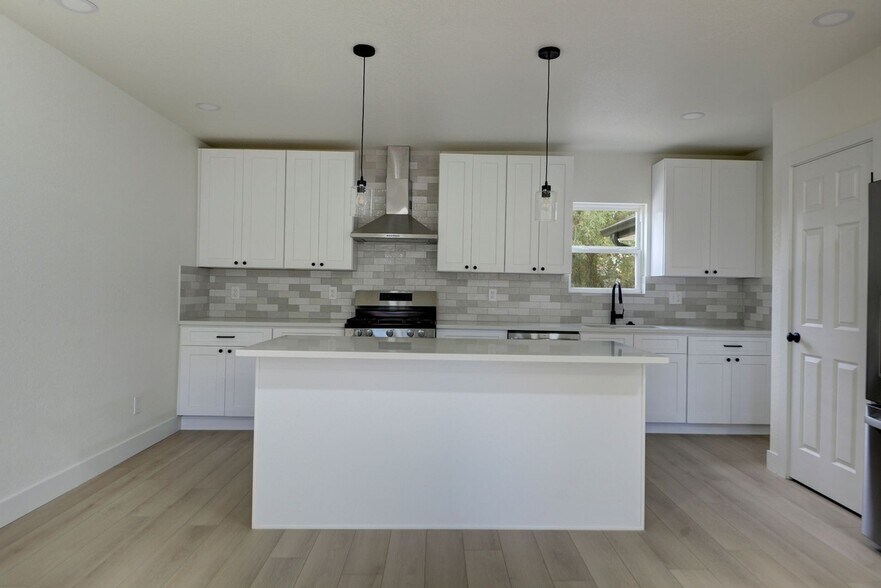 Building Photo - 7001 W 48th Ave