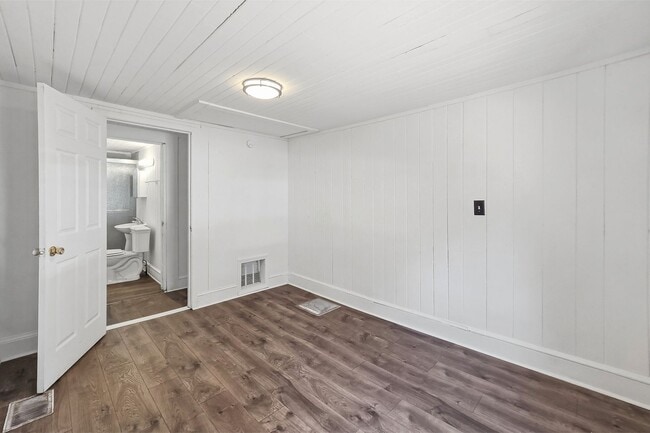 Building Photo - 1547 Joyner Ave SE
