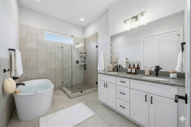 Building Photo - 6107 Campos Dr