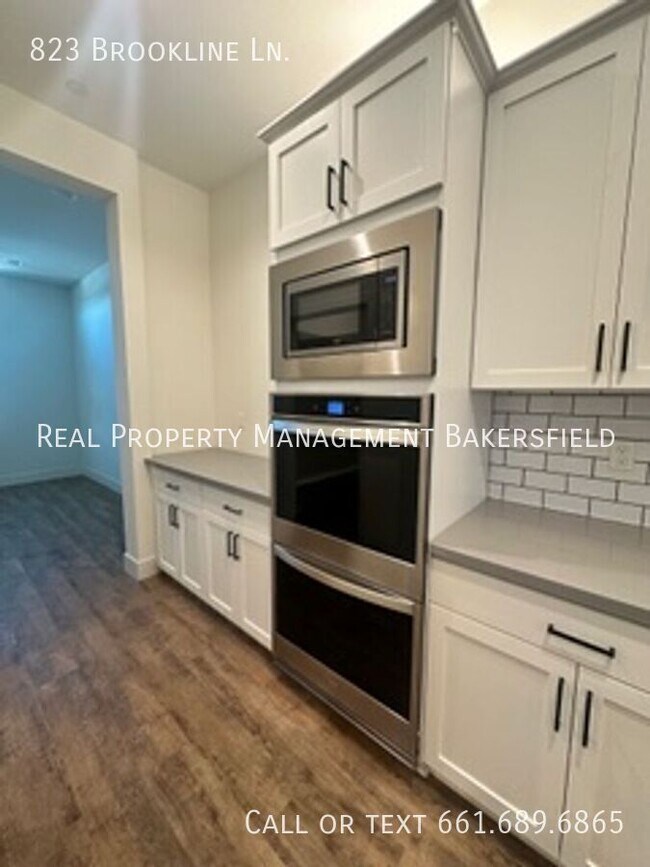Building Photo - 823 Brookline Ln