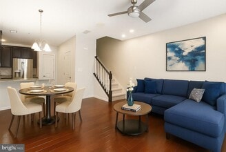 Building Photo - 44075 Peirosa Terrace