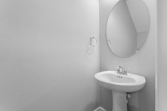 Building Photo - 16474 Helix Ct