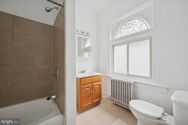 Building Photo - 1658 Conklin St