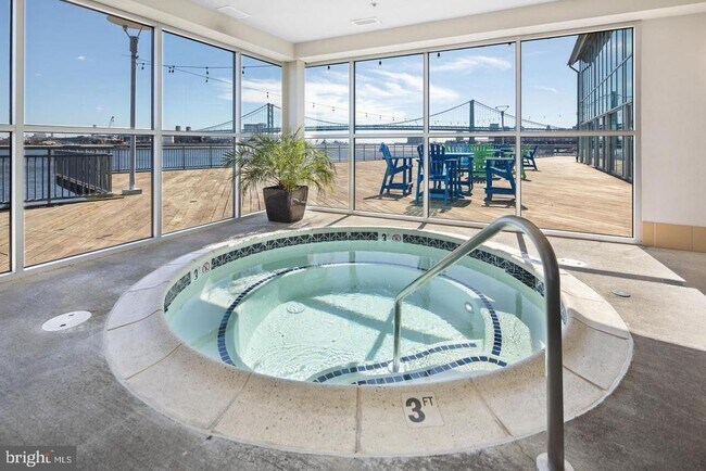 Building Photo - 901 N Penn St