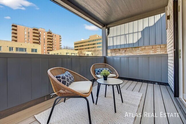 Building Photo - 830 Cherry St