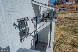 Building Photo - 413 Kennedy St NE