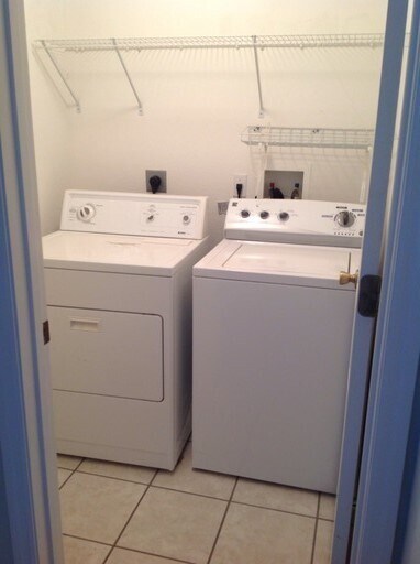 Building Photo - Close to I-4 Nice 3 Bedroom 2 Bath Call Ca...