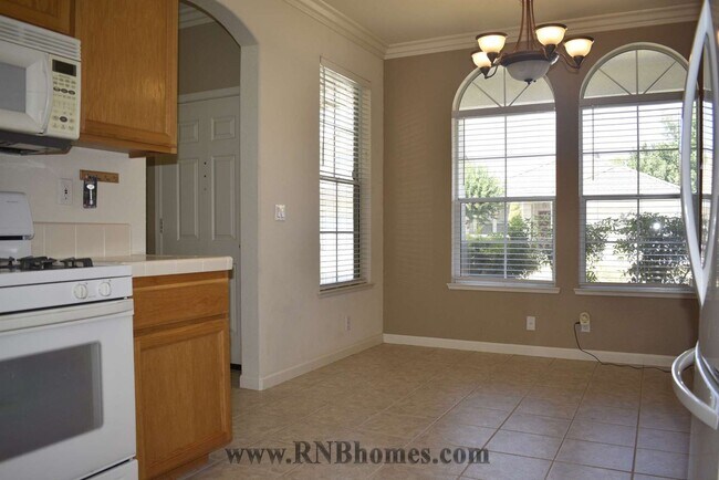 Building Photo - 309 Quiet Star Ct