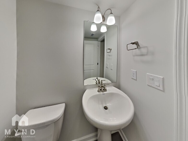 Building Photo - 507 Toffeemen Dr