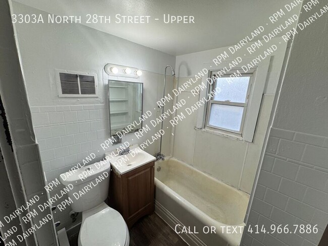 Building Photo - Charming 2-Bedroom, 1-Bathroom Upper Unit ...