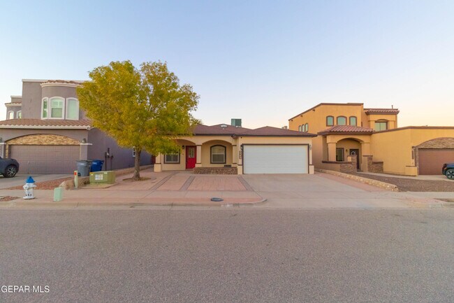 Building Photo - 5349 Jose Duran Ln