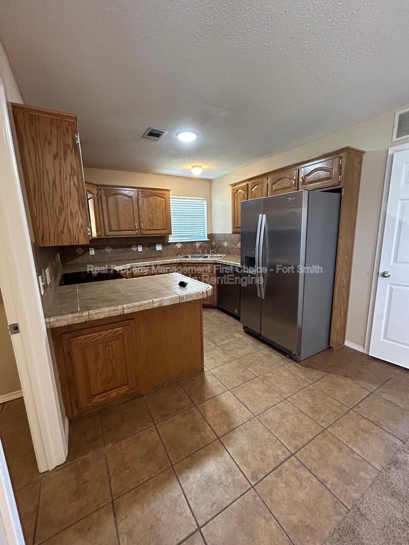 Building Photo - 775 Mt Harmony Rd