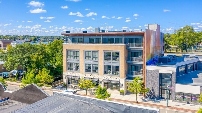 Building Photo - Stunning 1 Bed, 1 Bath Apartment in Downto...