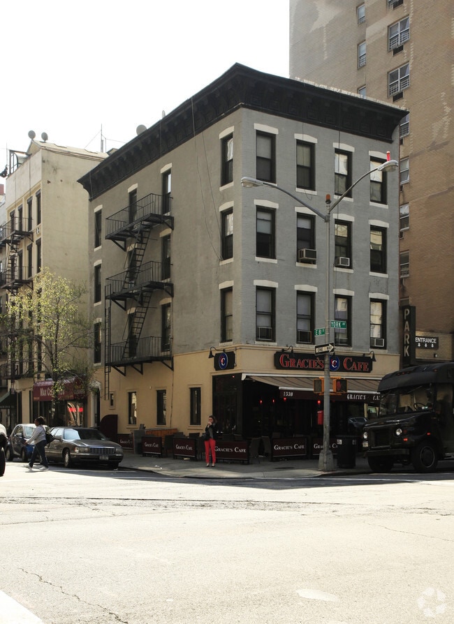 Primary Photo - 500 E 81st St