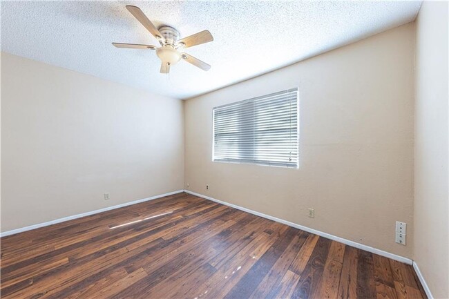 Building Photo - 2604 S Bagdad Rd