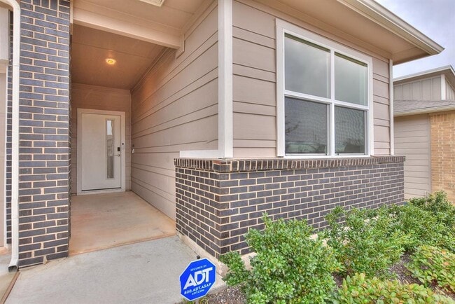 Building Photo - 13709 Bavarian Forest Dr
