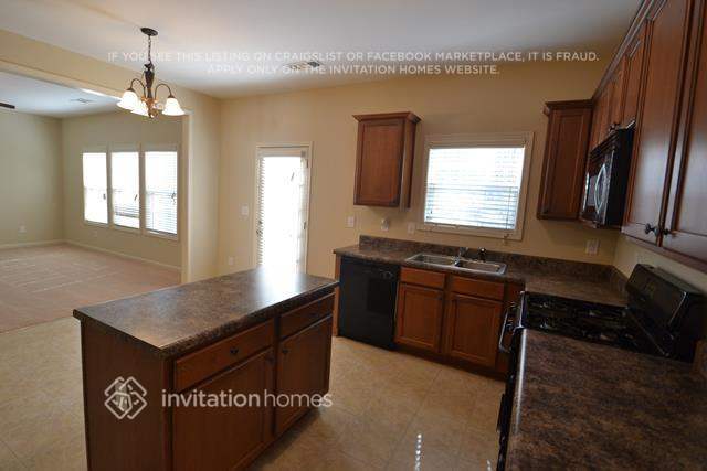 Building Photo - 2530 Freemont St