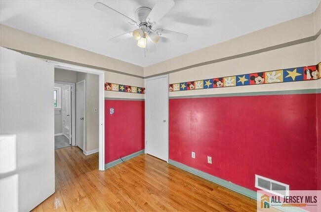 Building Photo - 6 Dundar Rd