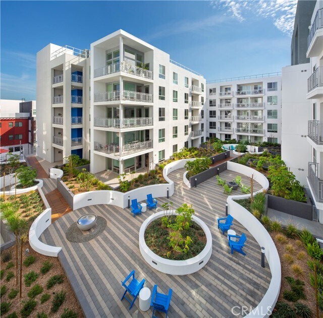 Building Photo - 6200 Variel Ave