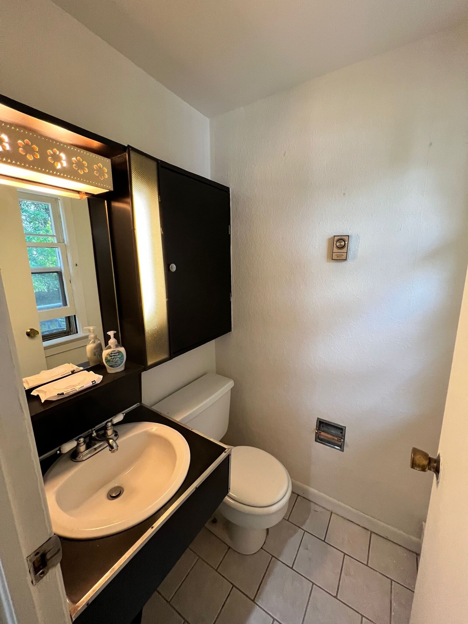 Half bathroom - 185 Elmwood Ave