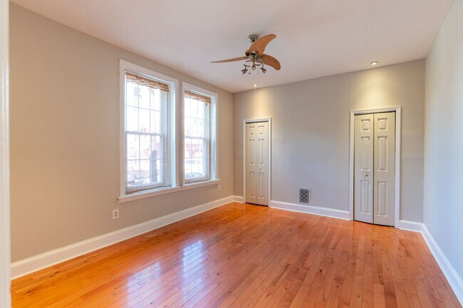 Building Photo - 1121 S 13th St