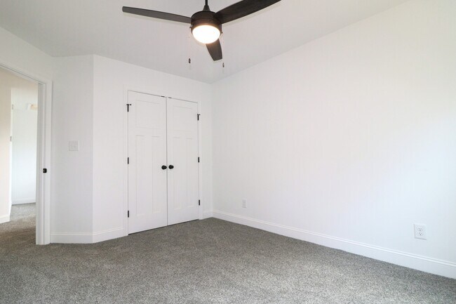 Building Photo - 129 Independence Ln