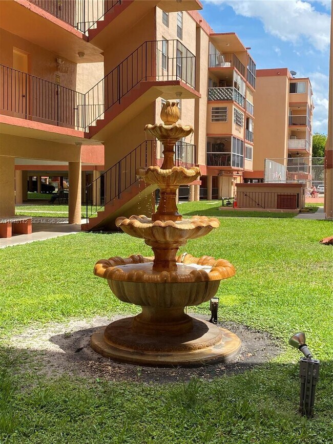 Building Photo - 1890 W 56th St