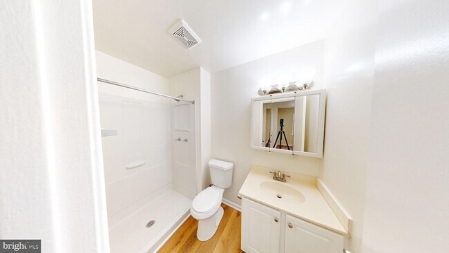 Building Photo - 18318 Streamside Dr