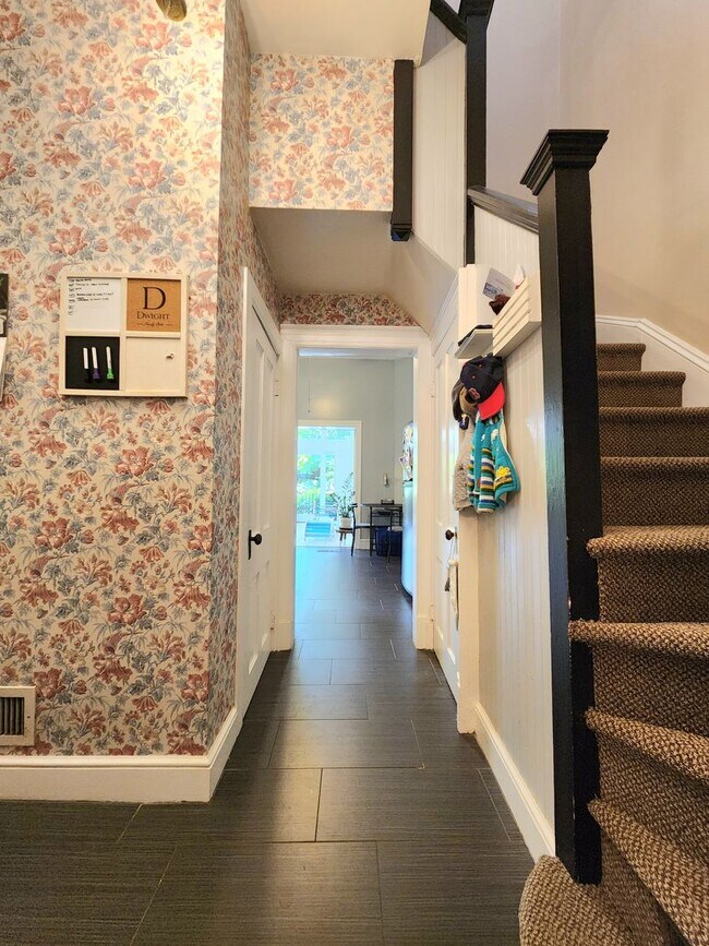 Building Photo - Elegant, spacious, modern Victorian in the...