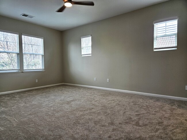 Building Photo - 143 W Saltillo Ln