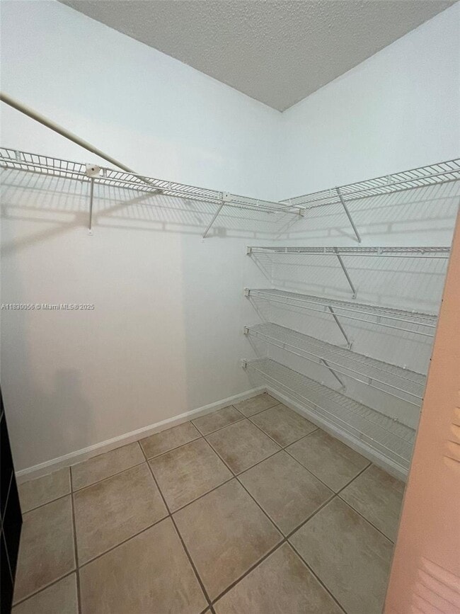 Building Photo - 493 Hardwood Pl