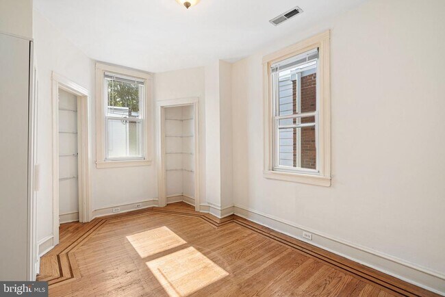 Building Photo - 871 N 22nd St