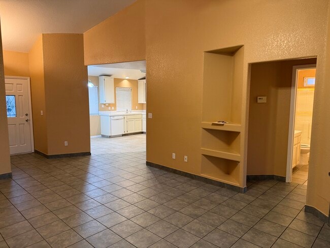 Building Photo - 1102 Kirksey Dr