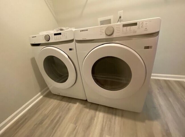 Building Photo - 139 Danbury Ct