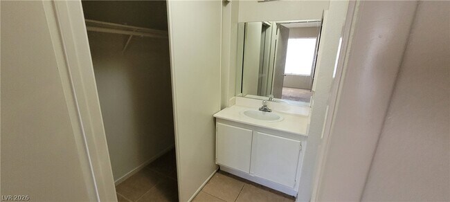 Building Photo - 4865 S Torrey Pines Dr