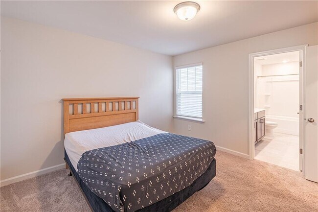 Building Photo - 1452 Villageside Ct