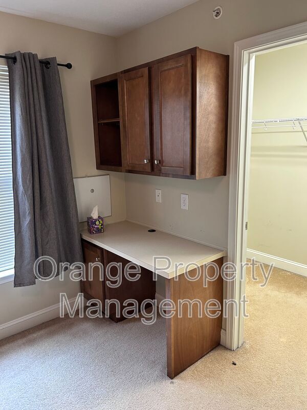 Building Photo - 204 Kelly Rd