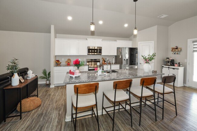 Building Photo - 3/2/2 Rental in the Meadows ~ 1743 Wesleyan!