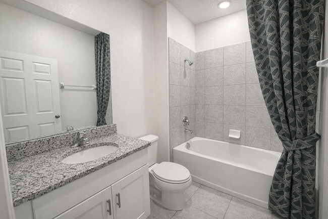 Building Photo - Charming 3-Bed Oasis with Elegance in Haines City!