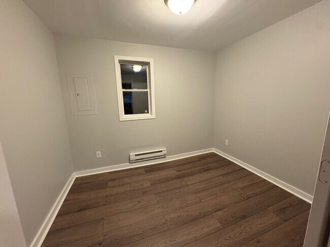 Building Photo - 722 Butterworth St SW