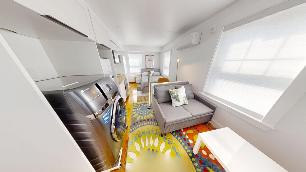 Building Photo - 36 Shepard St