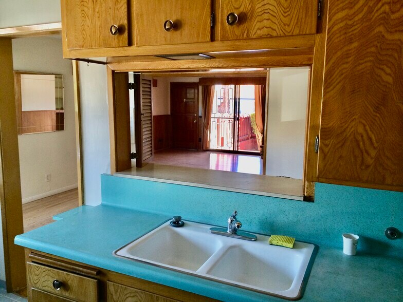 kitchen view to dining room - 4327 Finley Ave