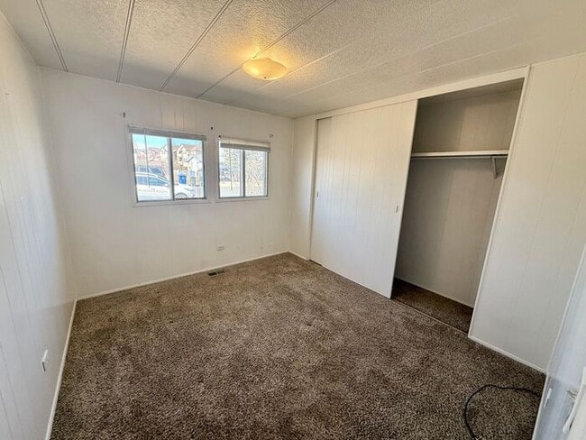 Building Photo - Large 3 Bedroom, 1 Bath Ranch Style Home in South Loveland, CO