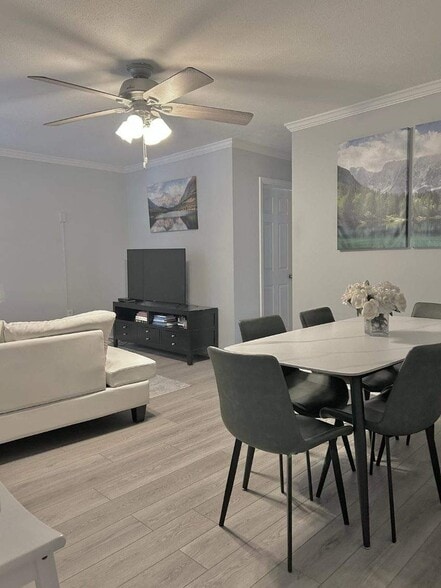 Building Photo - 639 Summer St